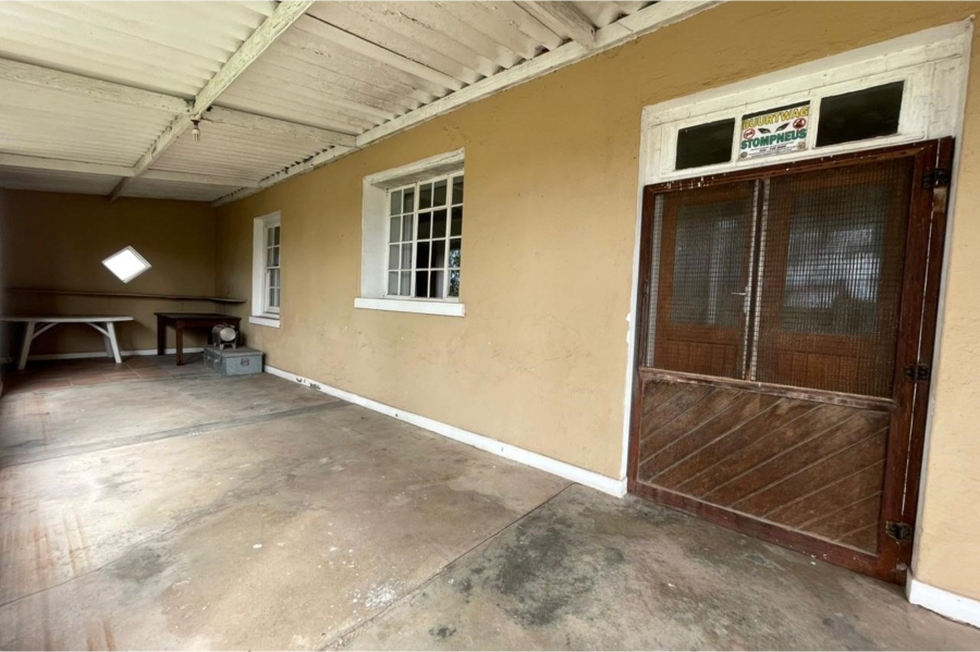 5 Bedroom Property for Sale in Stompneus Bay Western Cape